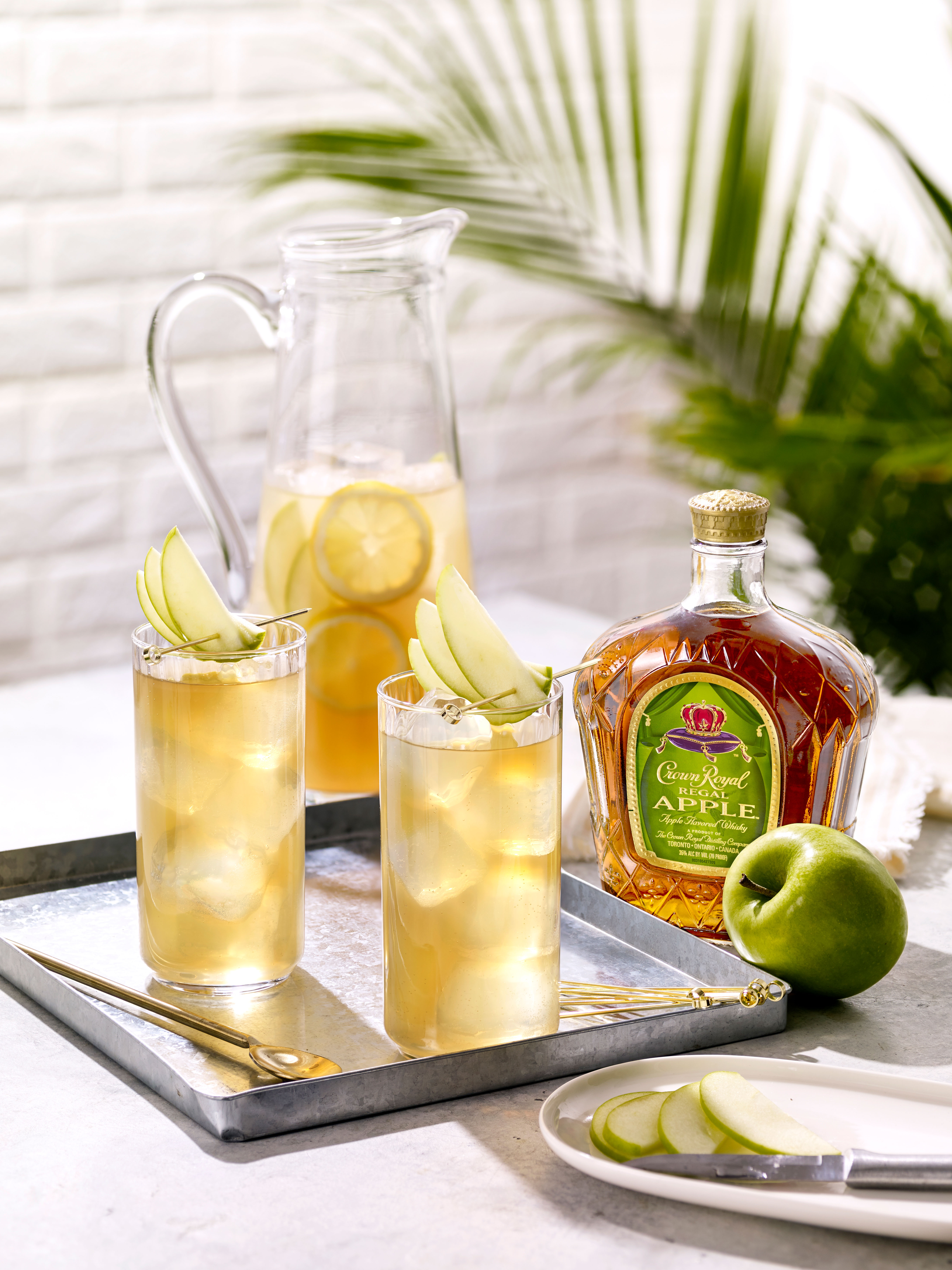 Crown Royal Apple Lemonade | Apple Whisky Cocktails | Crown Royal
